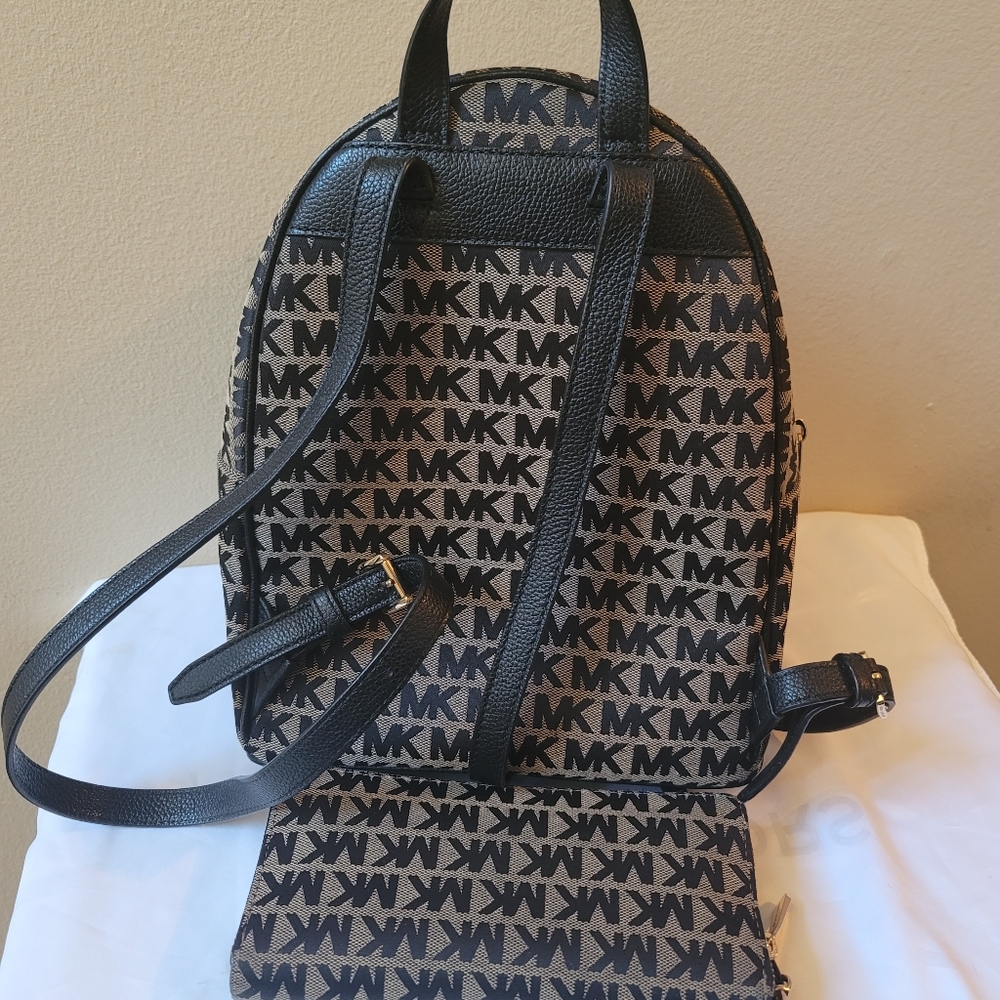 Michael kors medium Backpack - Picture 7 of 16